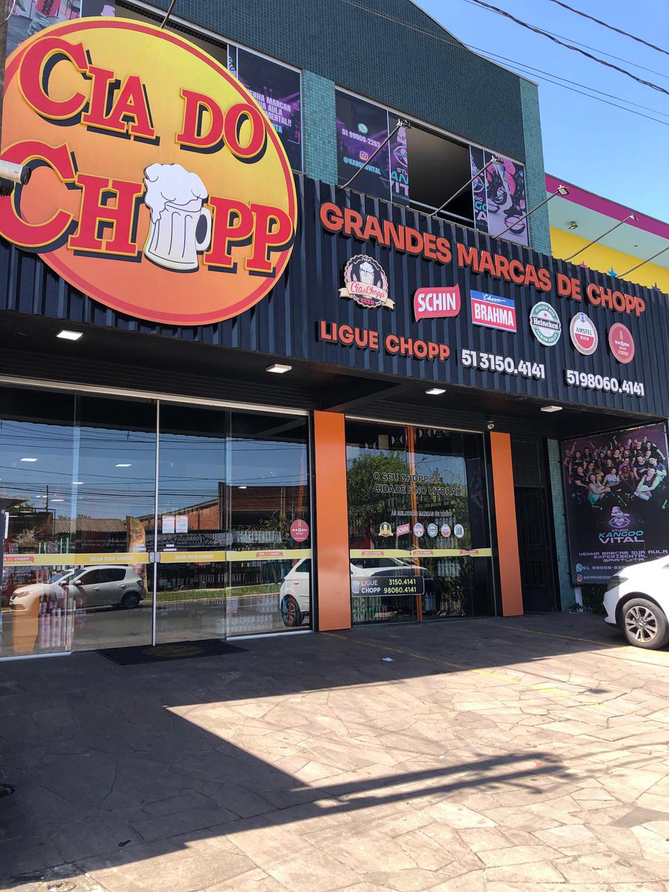 &Aacute;rea externa com mesas