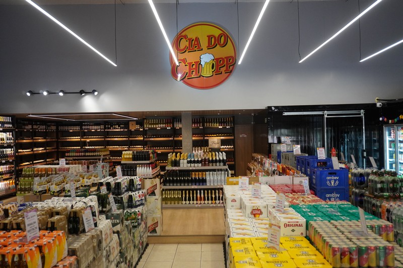 &Aacute;rea externa com mesas